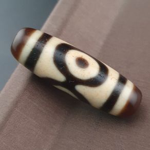 Antique Hiamalayan Tibetan Agate Dzi Bead Amulet