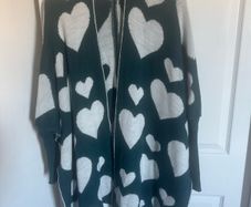 Oversized plus size  emerald green cardi poncho hearts pattern Perfect condition Postage included