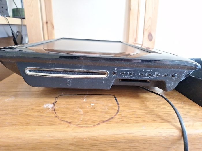 18inch toshiba flat screen tv with dvd player built in.