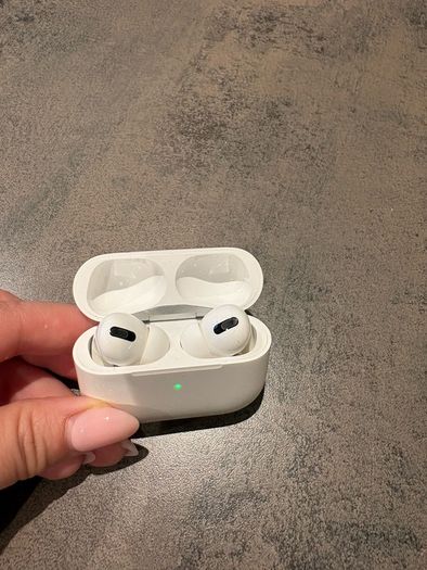 AirPods Pro A2084