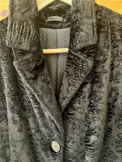 Per Una Marks & Spencer Long Velvety Sherpa Style Long Ladies Coat. In Very Good Condition. Made In Italy. Dark brown. Size Medium