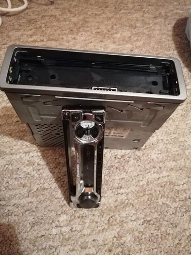 Panasonic face off car radio