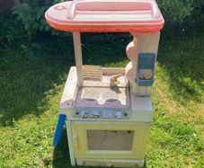 Toy kitchen
