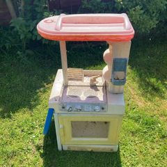 Toy kitchen