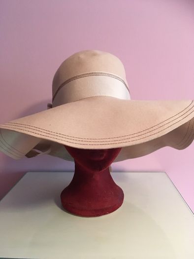 Vintage MISS DOLORES Fabulous Wide Brim HAT 60s