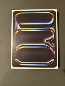 iPad Pro 13-inch,256GB (M5 2025) WiFi (IRISH STOCK) Brand New Sealed 1 year Apple warranty RRP 1729