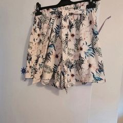 floral shorts