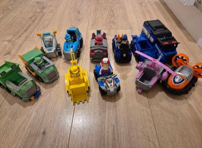Paw patrol vehicles (12) and character figures (7)