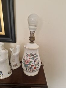 Aynsley pembroke table lamp