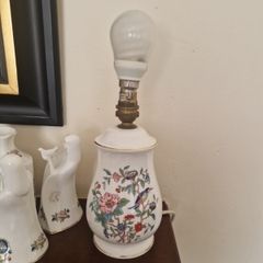 Aynsley pembroke table lamp