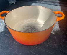 Le Creuset Volcanic Orange 24cm Cast Iron Round Casserole Dutch Oven Pot