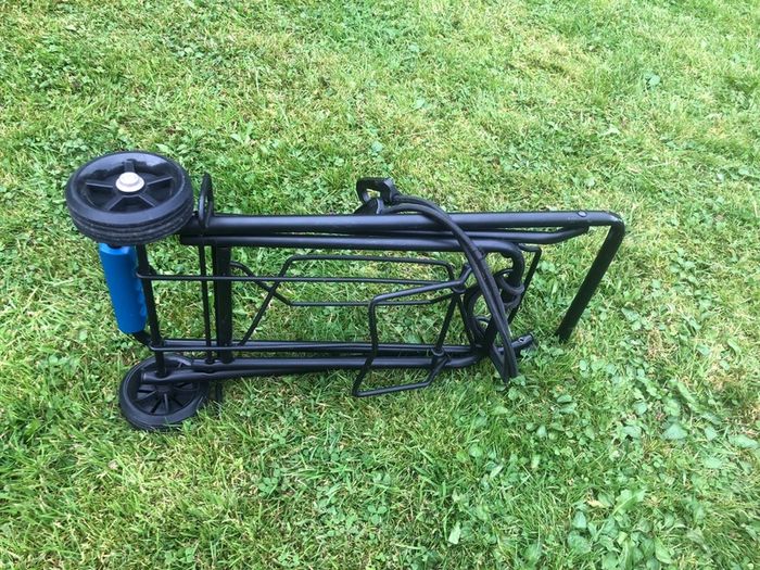 Bag carrier