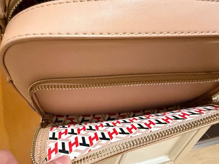 Tommy Hilfiger camera bag