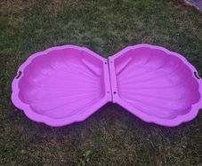 Pink shell sandpit/pool