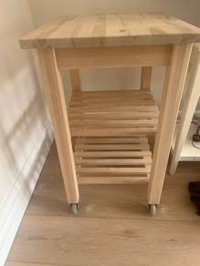 Small chopping board shelves on wheels