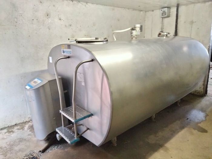 Milk tank