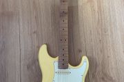 JET Guitars JS-400 HSS Roasted Maple, Vintage Yellow