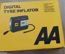 Digital tyre inflator