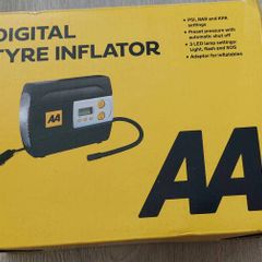 Digital tyre inflator