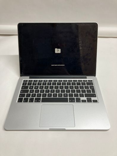 MacBook Pro 2017 for Parts + 2 apple adapters