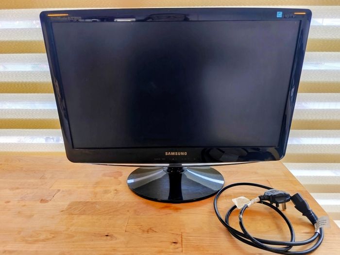 Samsung TV SyncMaster B2230HD and 22" PC Monitor