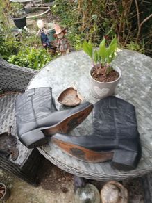 Johnny Bull Boots for sale, in excellent condition. Size 44 or 9.5 to 10 Ireland / UK. Open to Offers