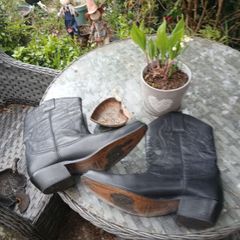 Johnny Bull Boots for sale, in excellent condition. Size 44 or 9.5 to 10 Ireland / UK. Open to Offers