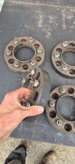 30mm wheel spaces for toyota hilux