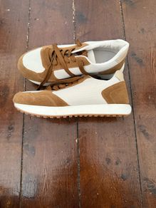 ladies runners size 6