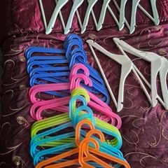 Childrens Hangers 10 x Wooden, 20 x Plastic, 30 in total