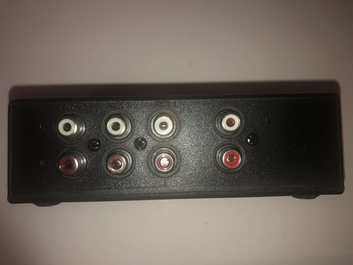 3-Way CD/AUX Stereo Switcher
