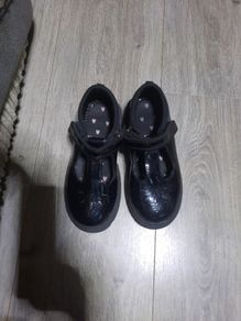 Girls black shoes