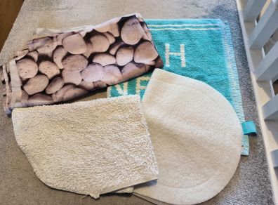 Bathroom mats and shower curtain