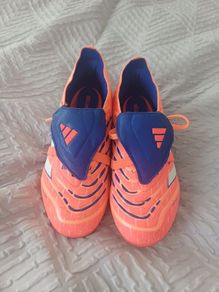 kids football boots