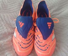 kids football boots
