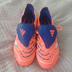 kids football boots