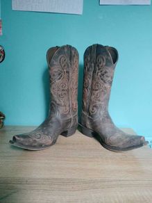 Ariat leather cowboy boots