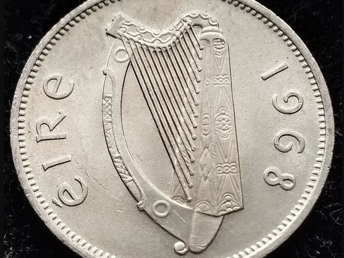 [#397] - Ireland 1968 | Irish 6p | Six Pence | Wolfhound | KM.13a | UNC