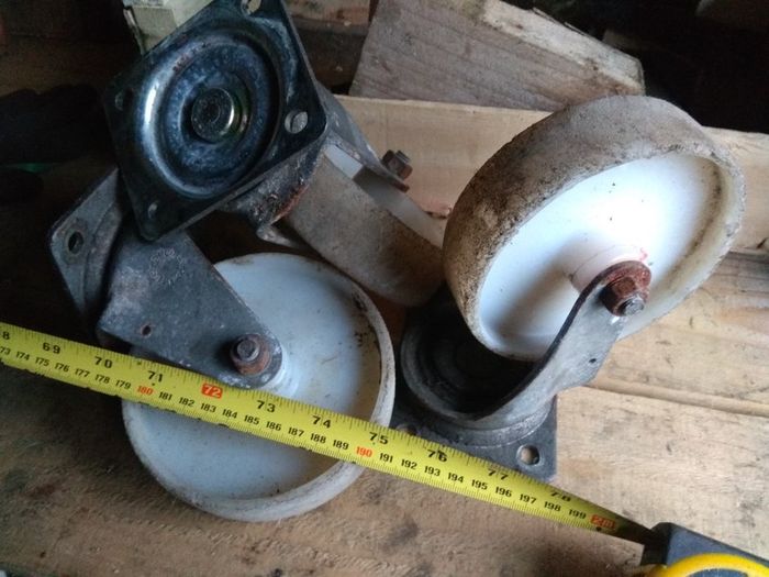Swivel castor wheels 360 degrees