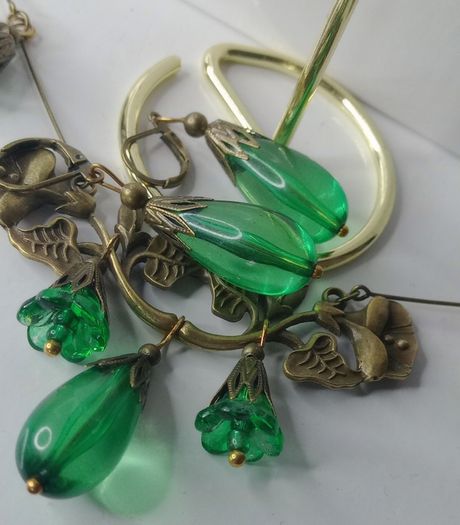 Art Deco Style Green Flora Bead Statement Necklace & Earrings