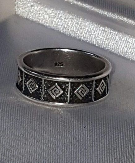 Pristine Vintage Sterling Silver Band Ring