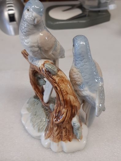 Bird figurine
