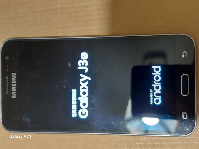 Samsung Galaxy J3 (6), in excellent cosmetic condition, FRP google Locked