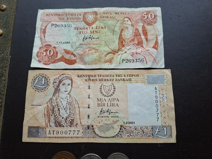 A Lot of 2 notes & 10 coins from Cyprus (1955-2001)