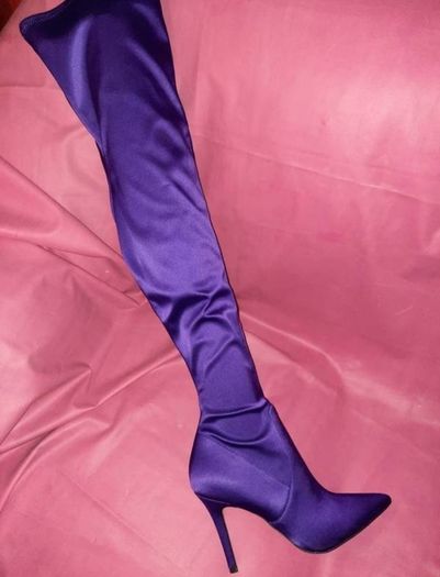 Thigh High Boots Red size 6 BNIB