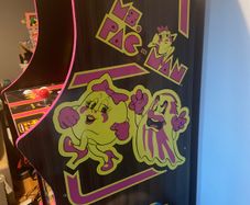 Arcade 1up mrs pac man 40th anniversary and chair