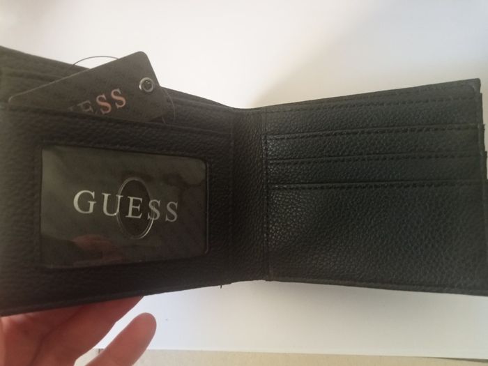 New Men's Guess Wallet