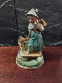 spill vase of young girl
