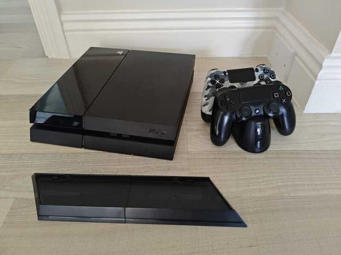 PlayStation 4 with 2 DualShock Controllers