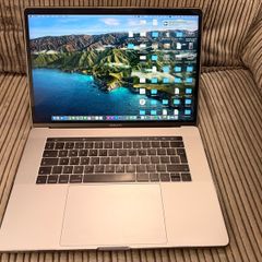 Apple MacBook Pro 15" i7 2.7GHz Touch Bar A1707 (EMC 3072) Late 2016 16GB RAM / 512GB Flash Drive / Dual GPU / Pristine condition
